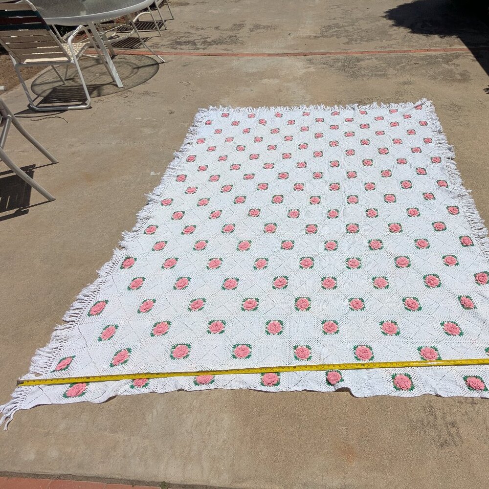 Vintage Hand Crocheted Cotton Bedspread-1954 Rose Bower Pattern-White Pink Green - Picture 12 of 15
